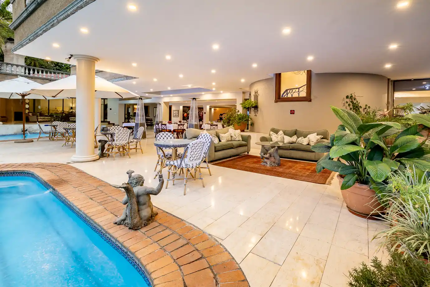Luxurious Room